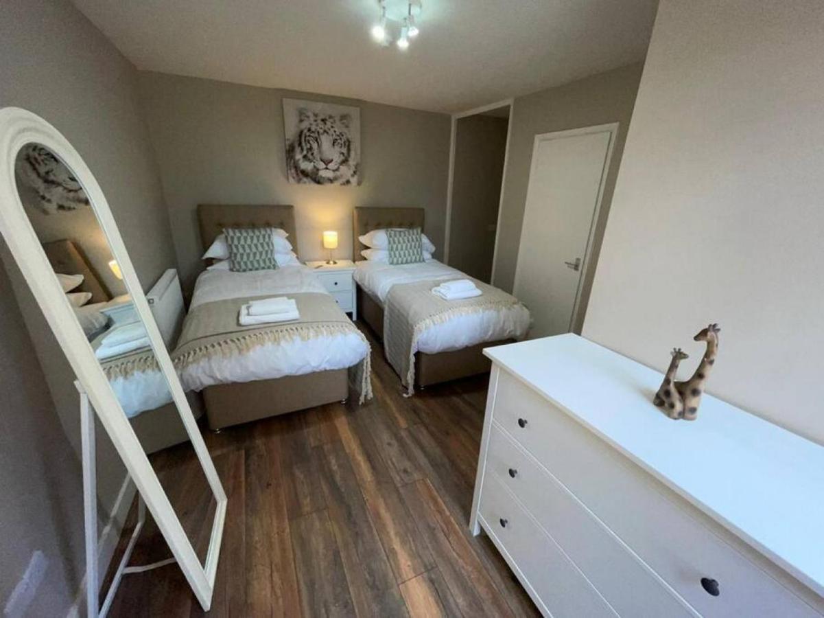 Lydney House Swaffham Sleeps 22 Villa Exterior foto