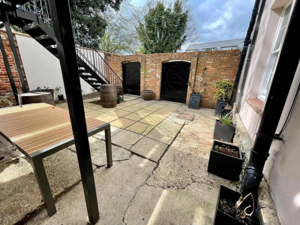 Lydney House Swaffham Sleeps 22 Villa Exterior foto