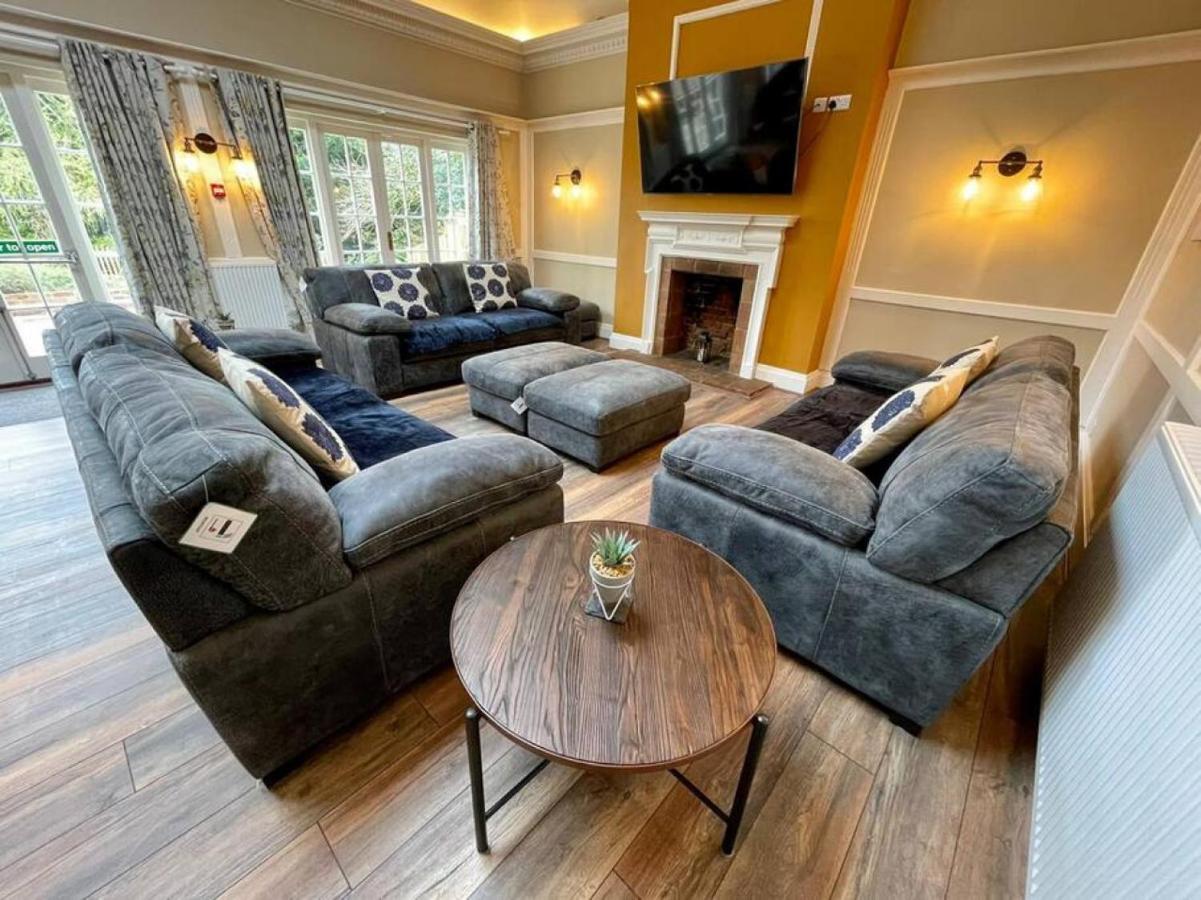 Lydney House Swaffham Sleeps 22 Villa Exterior foto