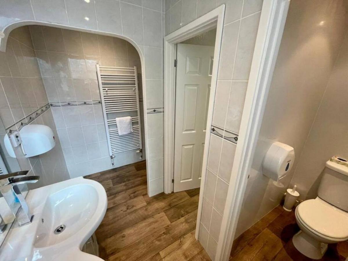 Lydney House Swaffham Sleeps 22 Villa Exterior foto
